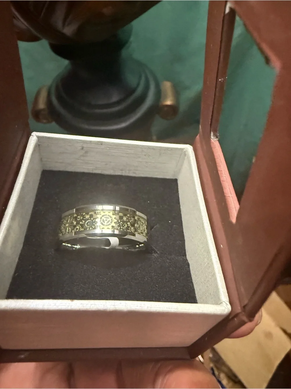 Brand New Size 11.5 Silver Tone Decorative Men’s Band Ring.